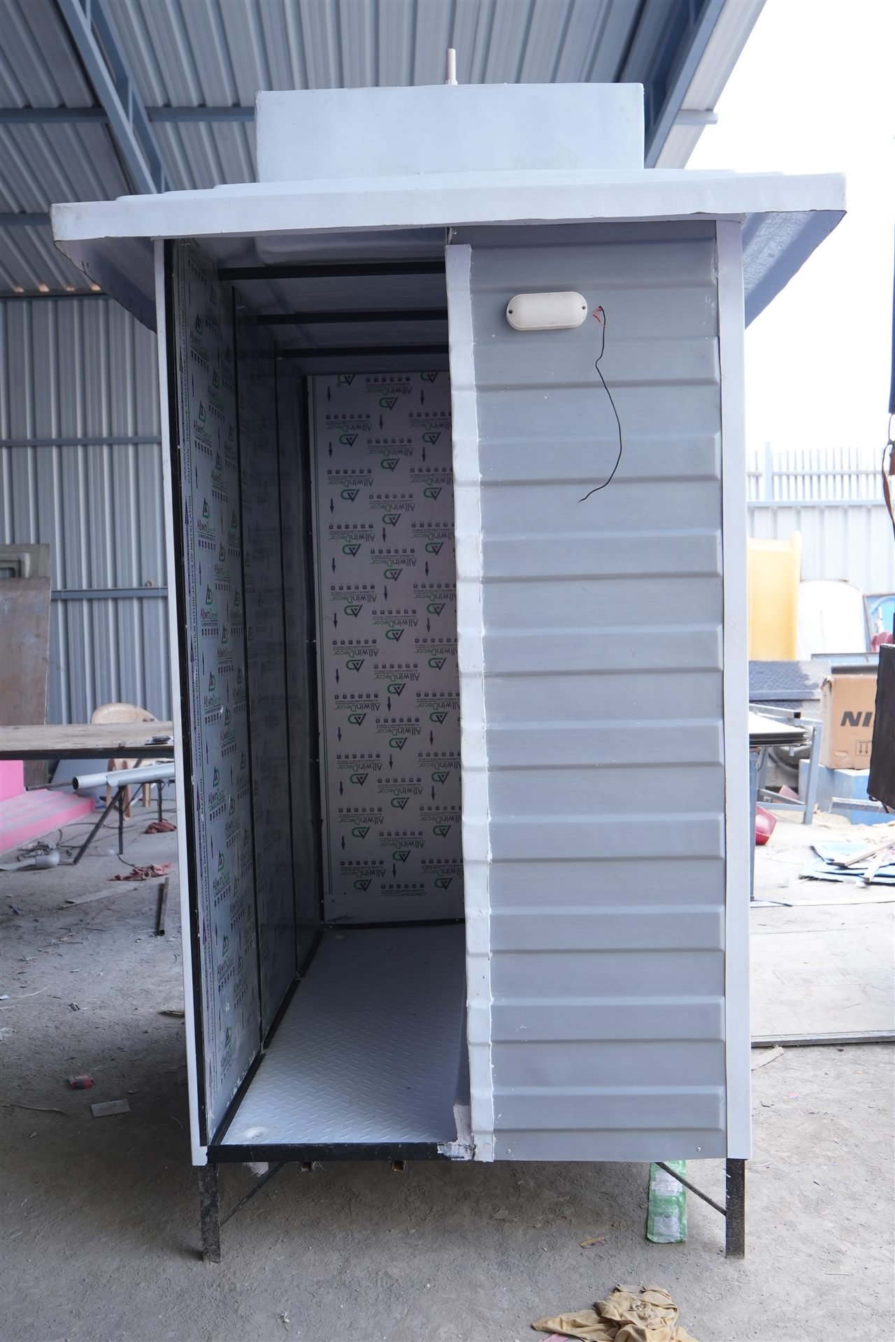 Portable Urinals 12