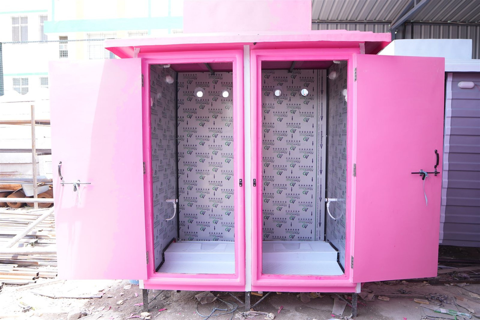 Portable Urinals 8